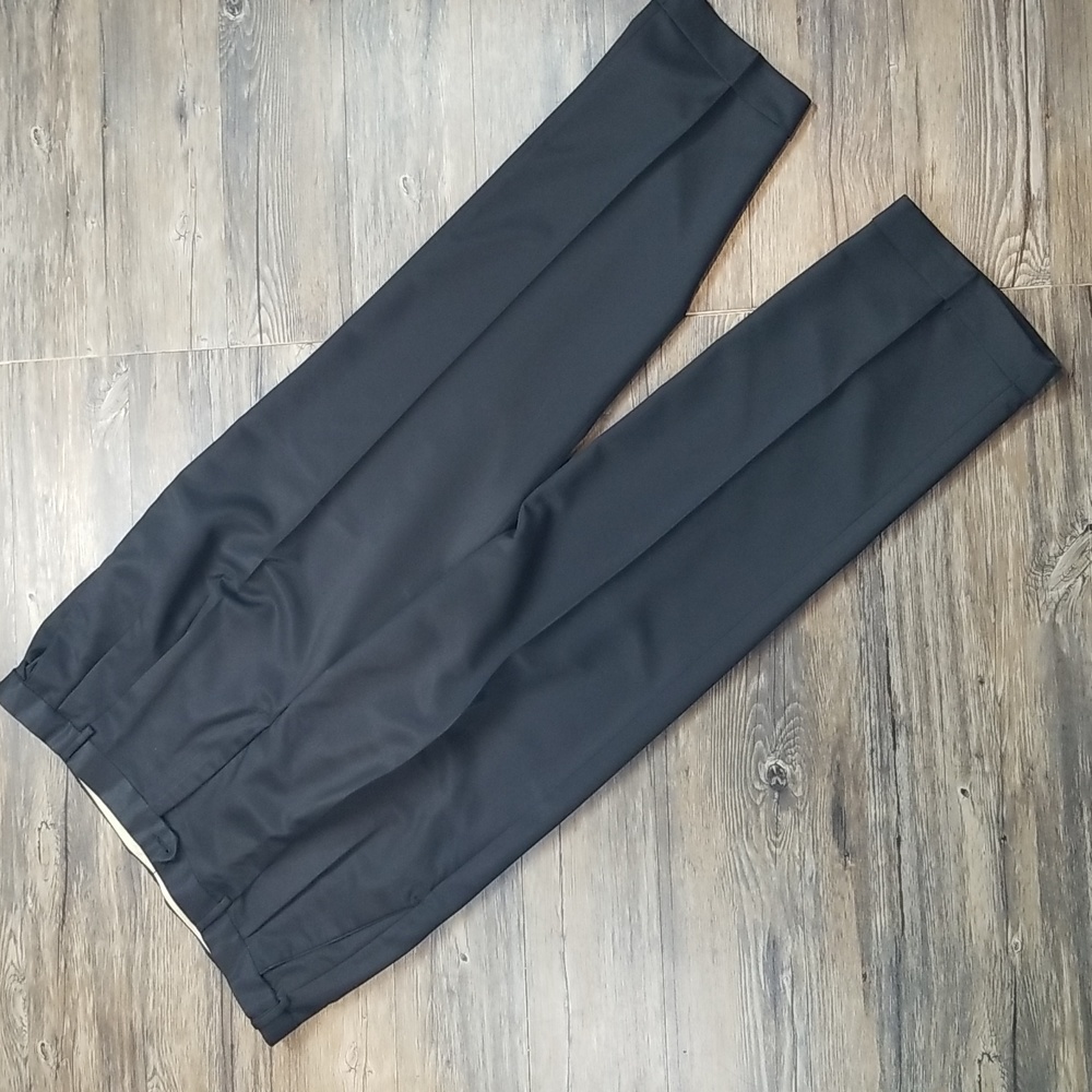 EUC Croft & Barrow pleated pants,  42x32